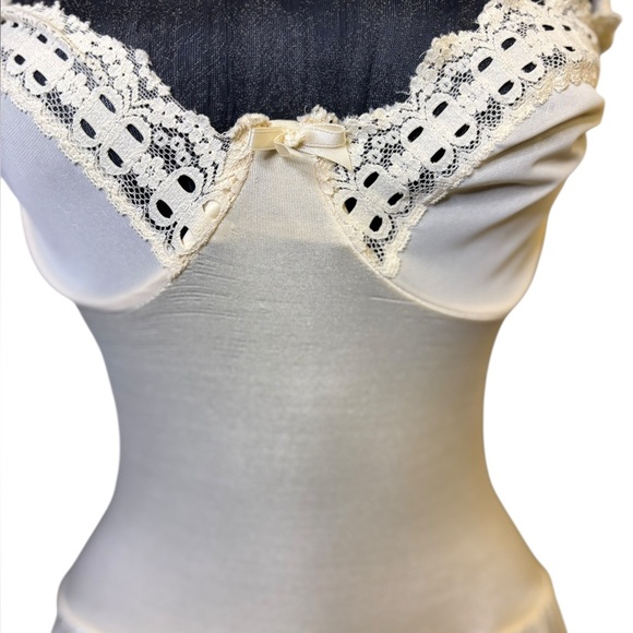 Vintage Olga Cream Lace Chemise Nightgown - Picture 9 of 12
